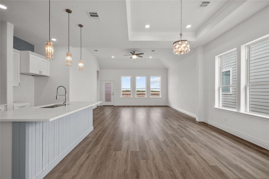 Spacious, unfurnished interior of a new home in , Texas City (Image 27).
