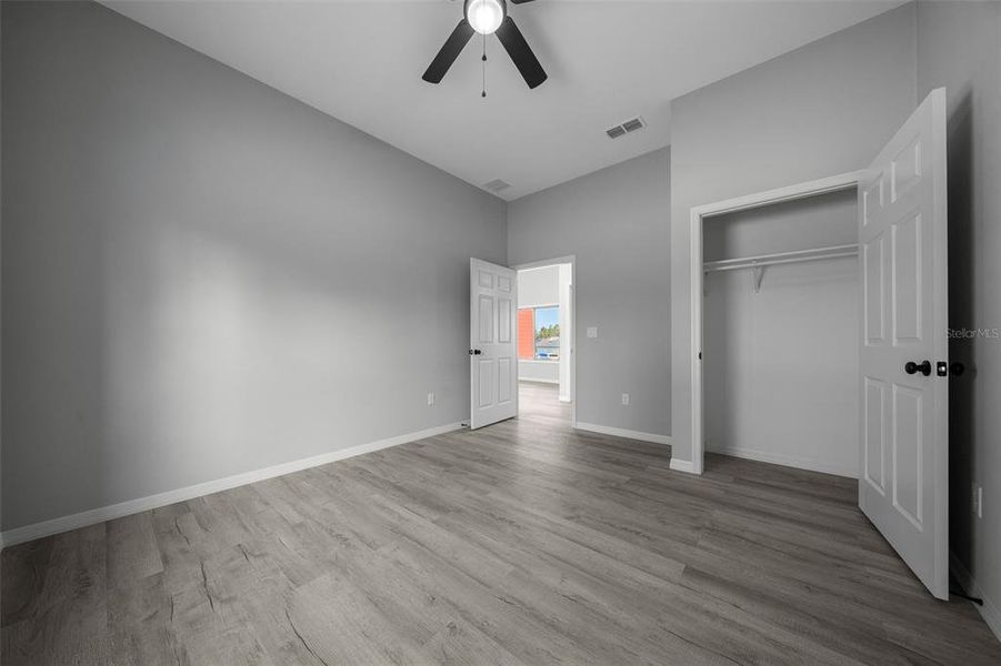 Spacious, unfurnished interior of a new home in , Ocala (Image 22).