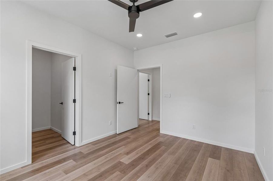 Spacious, unfurnished interior of a new home in , Tampa (Image 61).