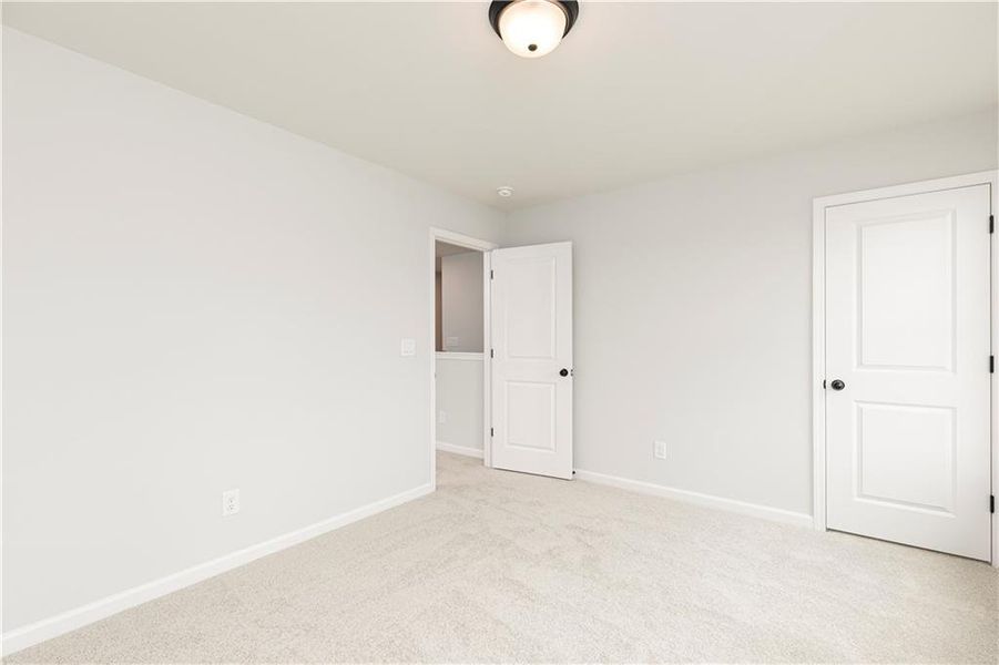 Spacious, unfurnished interior of a new home in Rhodes Glen, Lawrenceville (Image 36).