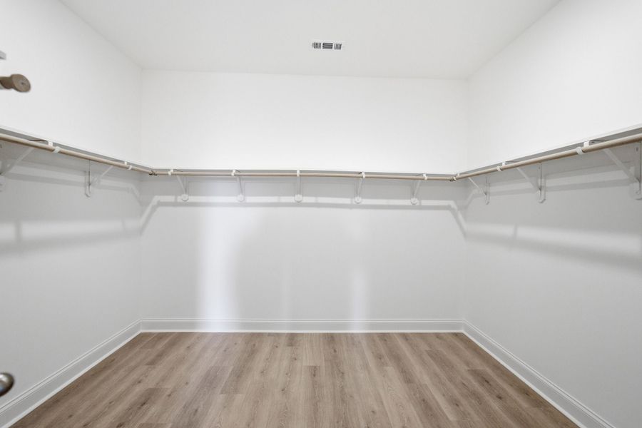 Spacious, unfurnished interior of a new home in Dorris Farm, White House (Image 51).