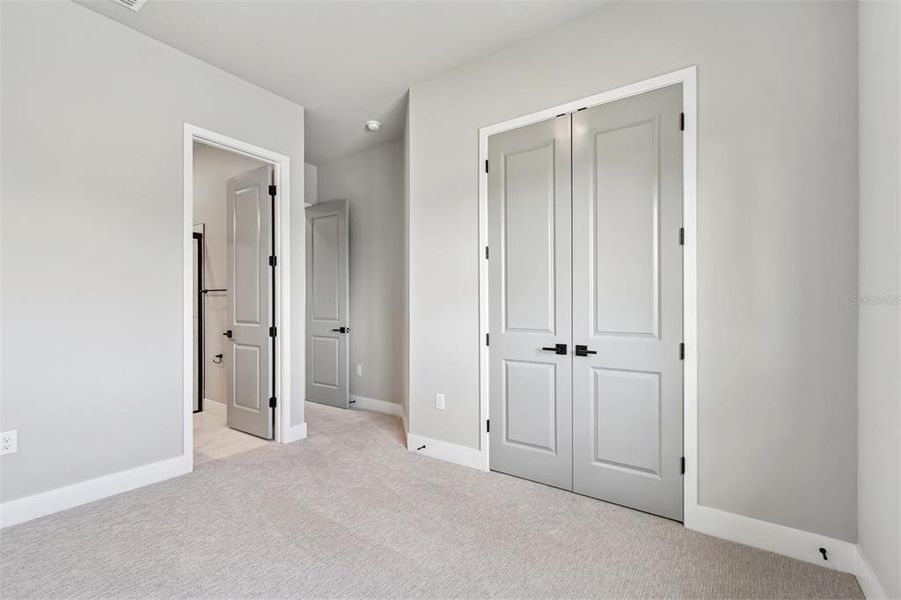 Spacious, unfurnished interior of a new home in Palmera Wellen Park - Classic Series, Venice (Image 32). Spacious, unfurnished interior of a new home in Palmera Wellen Park - Classic Series, Venice (Image 32).