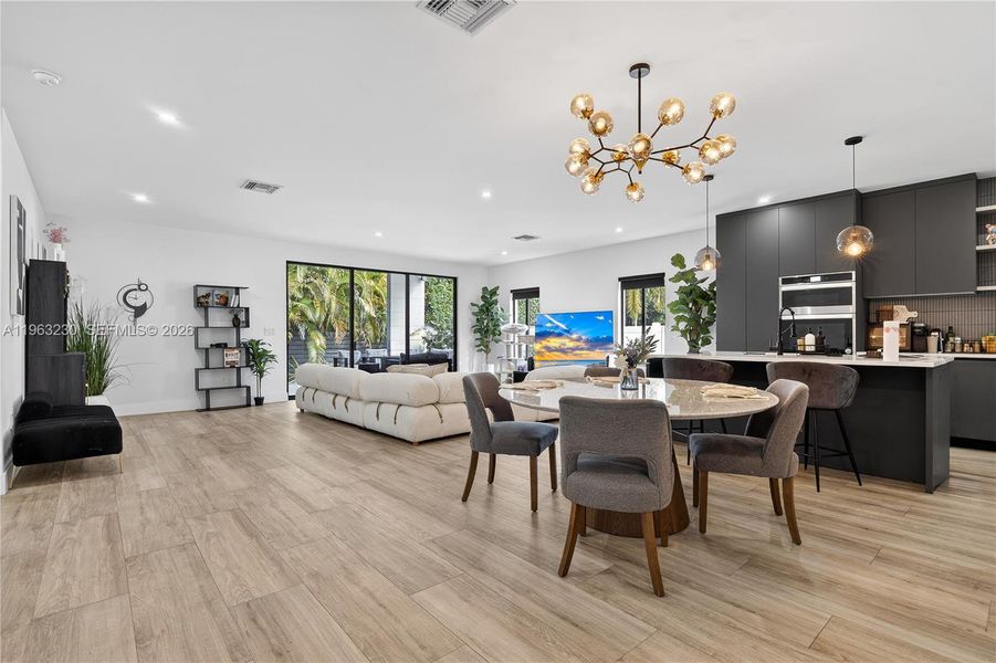 Furnished interior view inside a new home in , Fort Lauderdale (Image 5). Furnished interior view inside a new home in , Fort Lauderdale (Image 5).