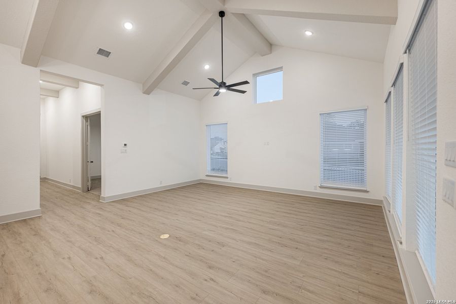Spacious, unfurnished interior of a new home in Mesa Western, Cibolo (Image 28). Spacious, unfurnished interior of a new home in Mesa Western, Cibolo (Image 28).
