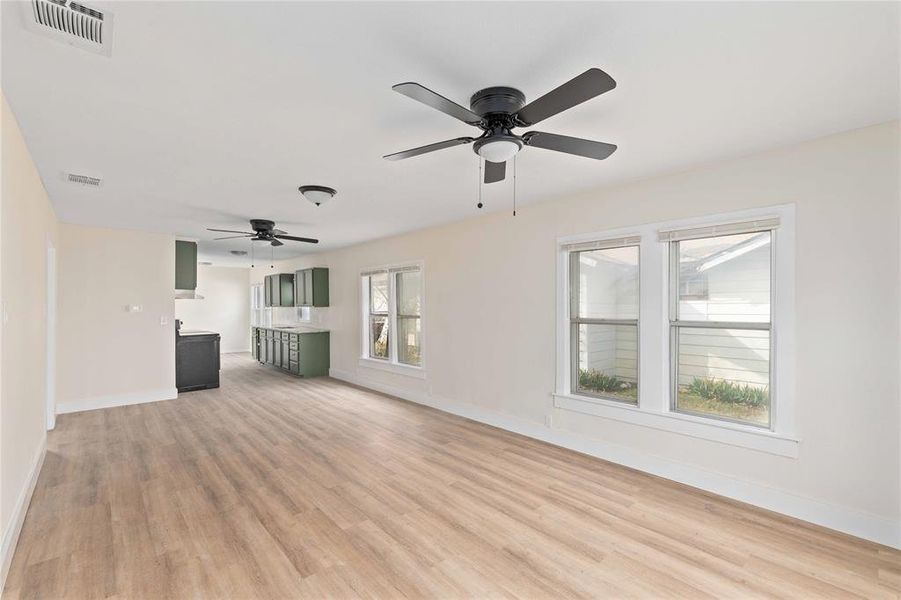 Spacious, unfurnished interior of a new home in , Brownwood (Image 9).