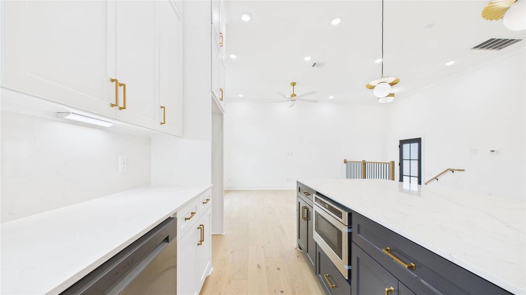 Under counter lighting, microwave drawer, trash drawer
