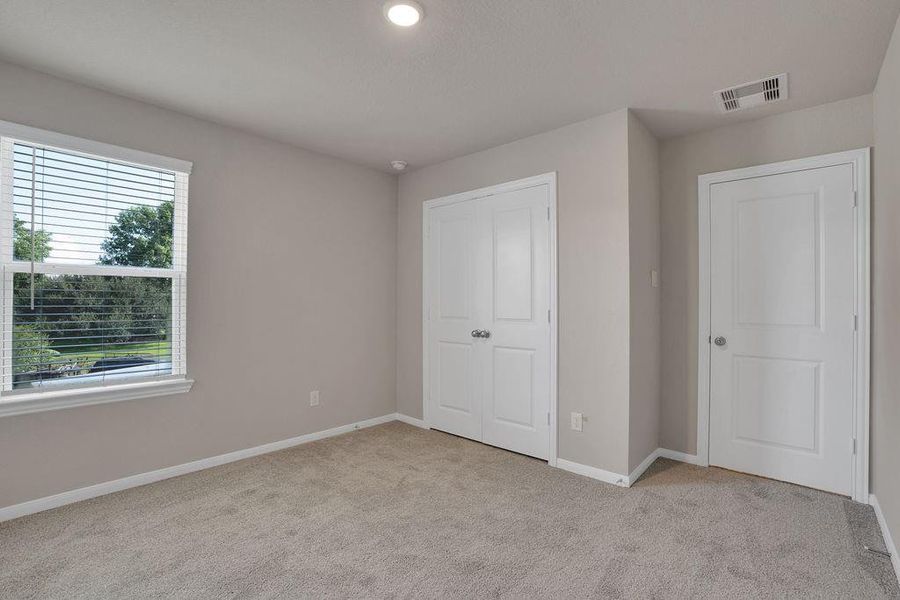 Spacious, unfurnished interior of a new home in , Texas City (Image 18).