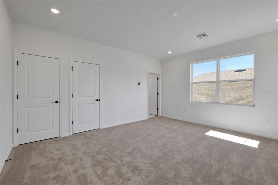 Spacious, unfurnished interior of a new home in Angeline, Land O' Lakes (Image 38).