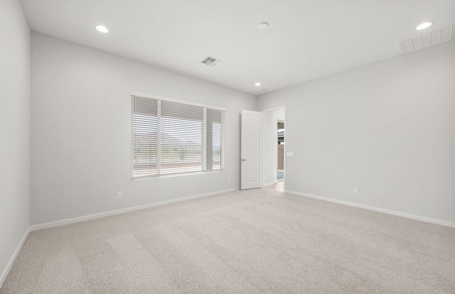 Spacious, unfurnished interior of a new home in Regent Hills - Meadow Series, Buckeye (Image 23). Spacious, unfurnished interior of a new home in Regent Hills - Meadow Series, Buckeye (Image 23).