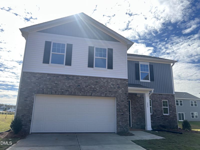 Lot 319 Front 4 Lot 319 Front 4