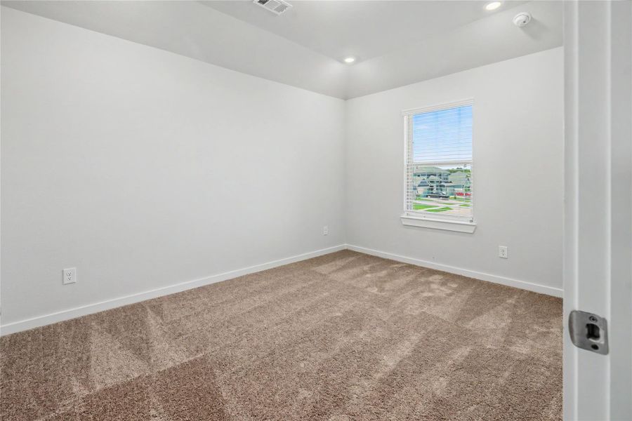 Spacious, unfurnished interior of a new home in Glendale Lakes, Arcola (Image 28). Spacious, unfurnished interior of a new home in Glendale Lakes, Arcola (Image 28).
