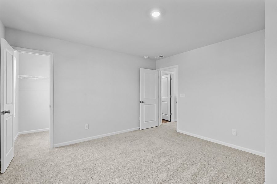 Spacious, unfurnished interior of a new home in Hanes Lake, Winston-Salem (Image 32).