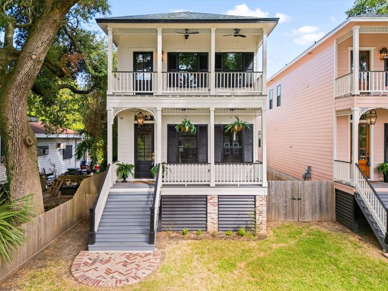 Exterior details and patio area of a home in , Galveston (Image 25).