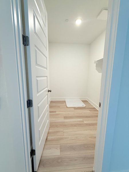 Spacious, unfurnished interior of a new home in Avery Centre, Round Rock (Image 10). Spacious, unfurnished interior of a new home in Avery Centre, Round Rock (Image 10).