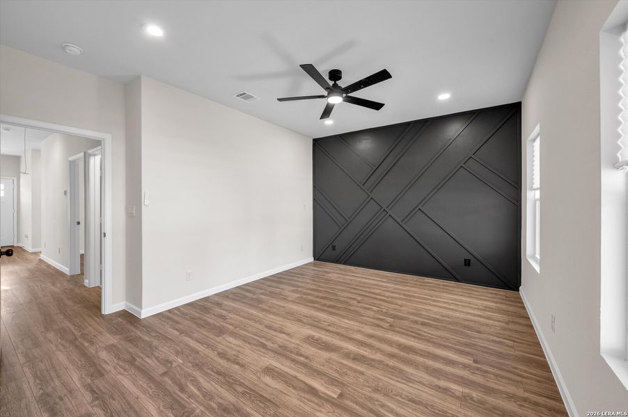 Spacious, unfurnished interior of a new home in , San Antonio (Image 12).