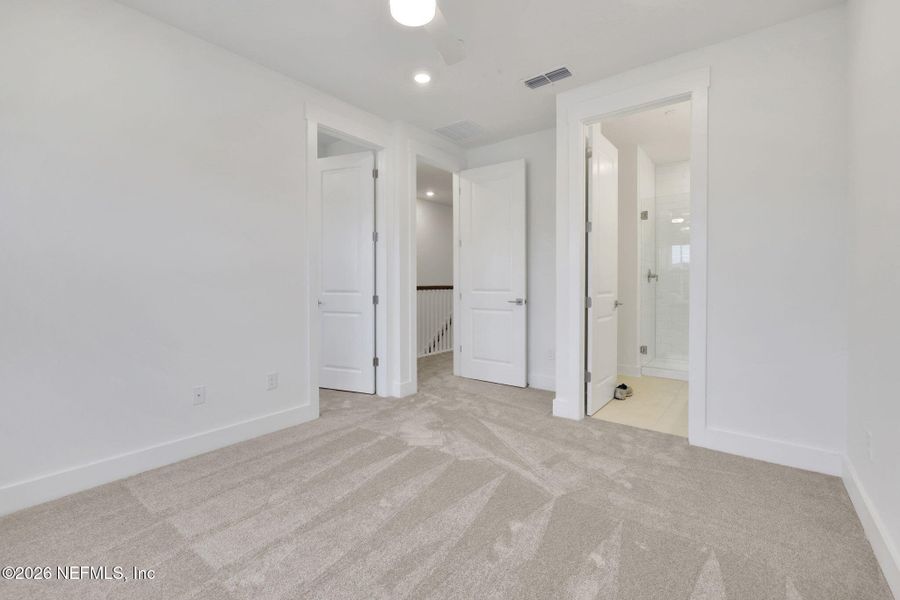 Spacious, unfurnished interior of a new home in , Jacksonville Beach (Image 26).