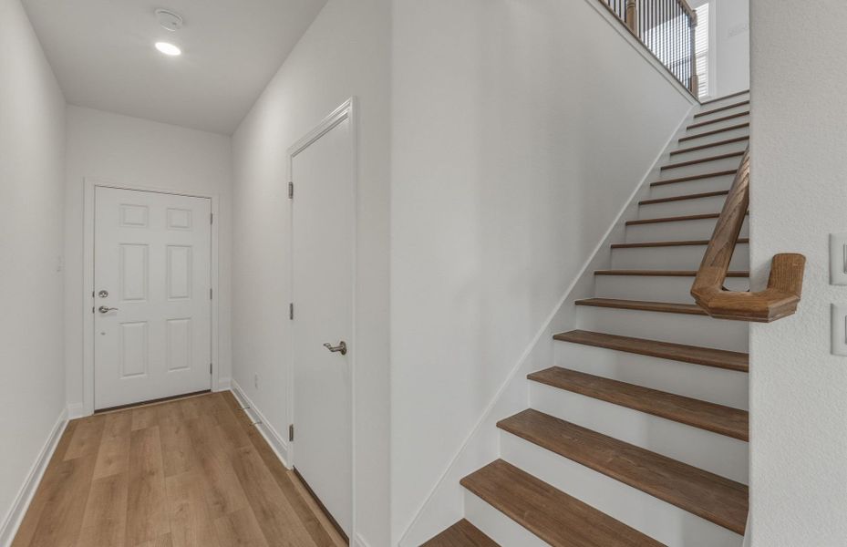 Spacious, unfurnished interior of a new home in Patterson Ranch, Georgetown (Image 39).