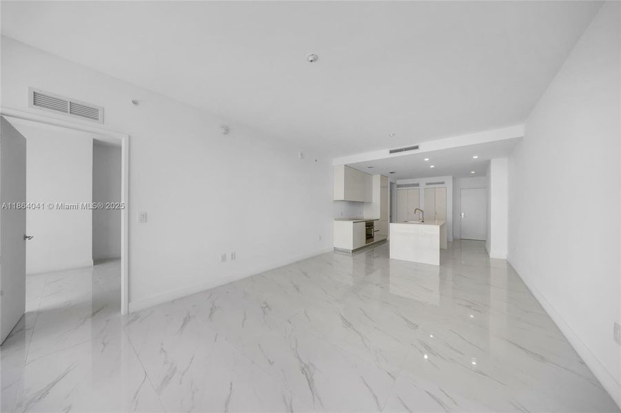 Spacious, unfurnished interior of a new home in Aria Reserve, Miami (Image 34). Spacious, unfurnished interior of a new home in Aria Reserve, Miami (Image 34).