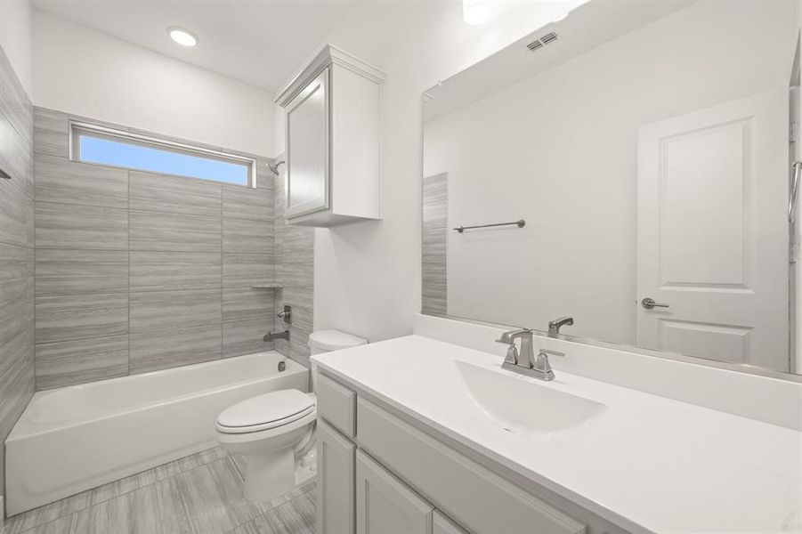 1915 Silvercreek- Bathroom-2 1915 Silvercreek- Bathroom-2