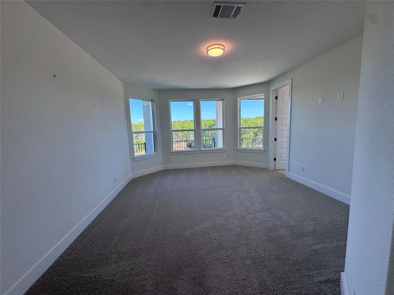 Spacious, unfurnished interior of a new home in ClearWater Ranch, Liberty Hill (Image 18).