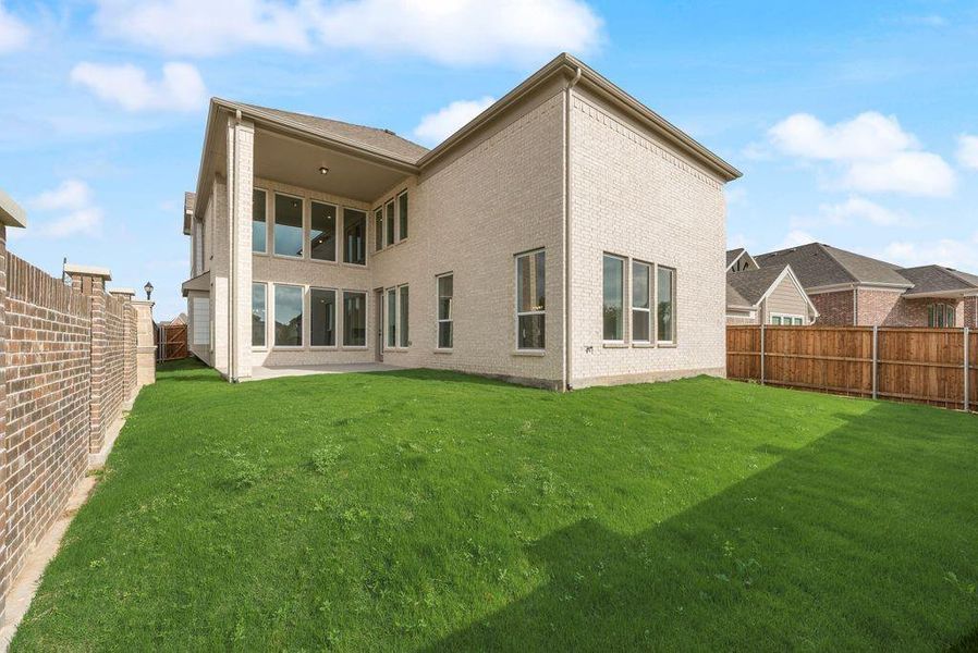 Exterior details and patio area of a home in Lake Forest, McKinney (Image 2). Exterior details and patio area of a home in Lake Forest, McKinney (Image 2).