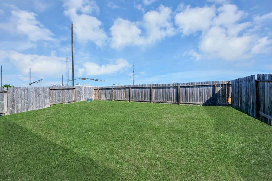 Exterior details and patio area of a home in Legacy Park, Houston (Image 4).