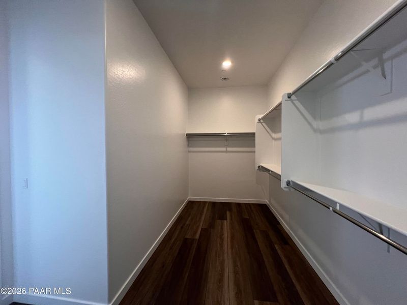 Spacious, unfurnished interior of a new home in Hidden Hills, Prescott (Image 23).