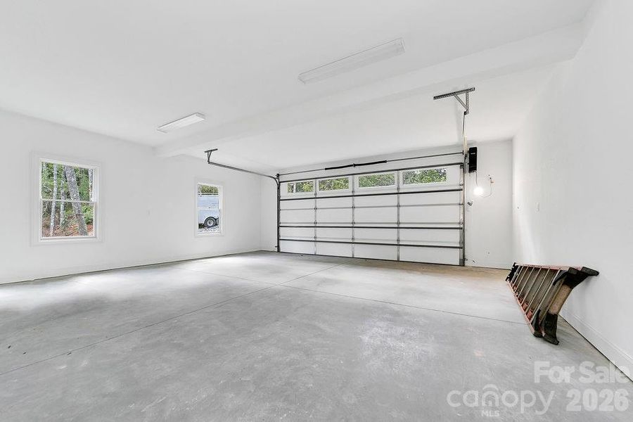 Spacious, unfurnished interior of a new home in , Brevard (Image 24).