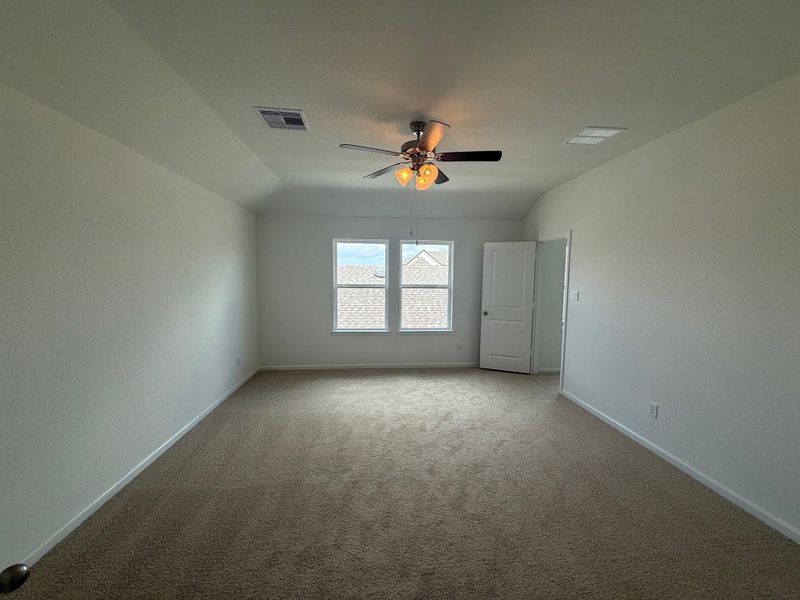 Spacious, unfurnished interior of a new home in Midtown Reserve, College Station (Image 17).