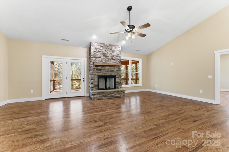 Spacious, unfurnished interior of a new home in , Hendersonville (Image 30).