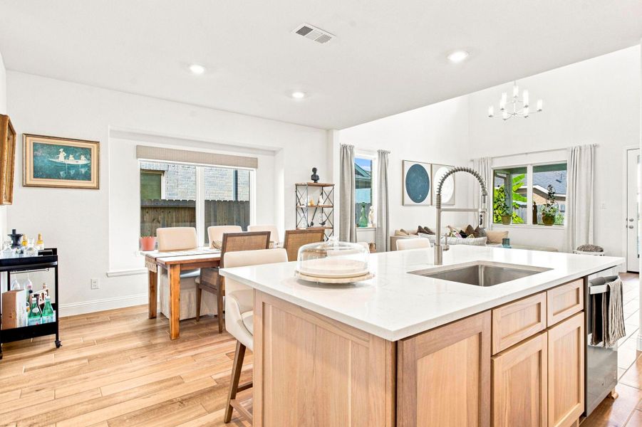 Furnished interior view inside a new home in Sienna 40', Missouri City (Image 10).