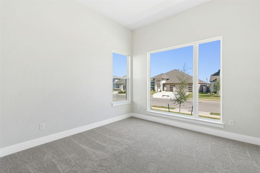 Spacious, unfurnished interior of a new home in Santa Rita Ranch, Liberty Hill (Image 32).