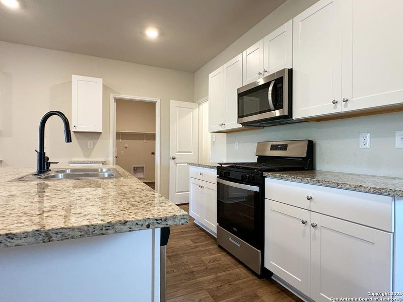 Furnished interior view inside a new home in Stoney Creek, San Antonio (Image 4). Furnished interior view inside a new home in Stoney Creek, San Antonio (Image 4).