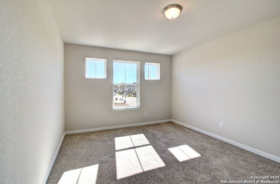 Spacious, unfurnished interior of a new home in Casinas at Gruene, New Braunfels (Image 13).