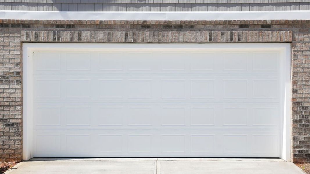 Exterior details and patio area of a home in Trailside Run, Spartanburg (Image 3).