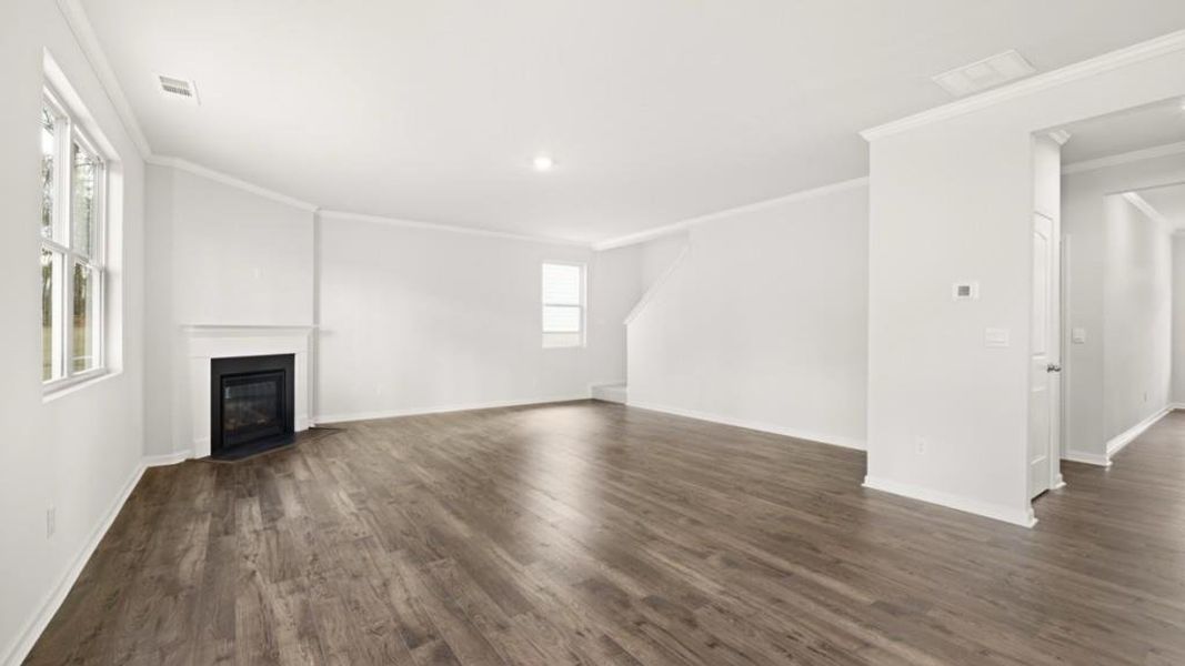 Spacious, unfurnished interior of a new home in Parkside at Carter Grove, Cartersville (Image 20).