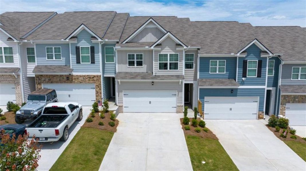 Front exterior of a new home in Rolling Meadows, Jasper, GA, highlighting curb appeal (Image 24).