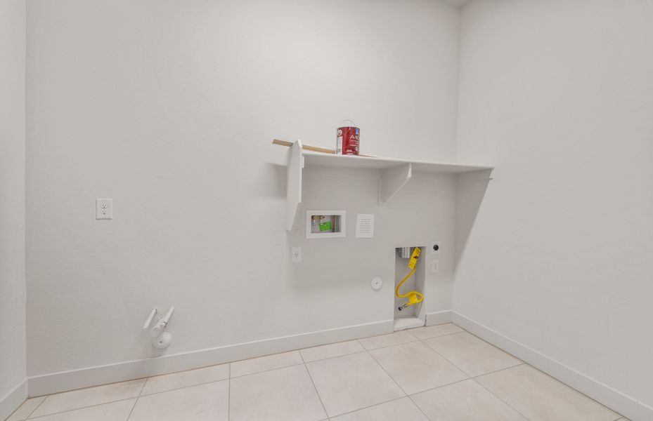 Spacious, unfurnished interior of a new home in Artisan at Asante, Surprise (Image 18). Spacious, unfurnished interior of a new home in Artisan at Asante, Surprise (Image 18).