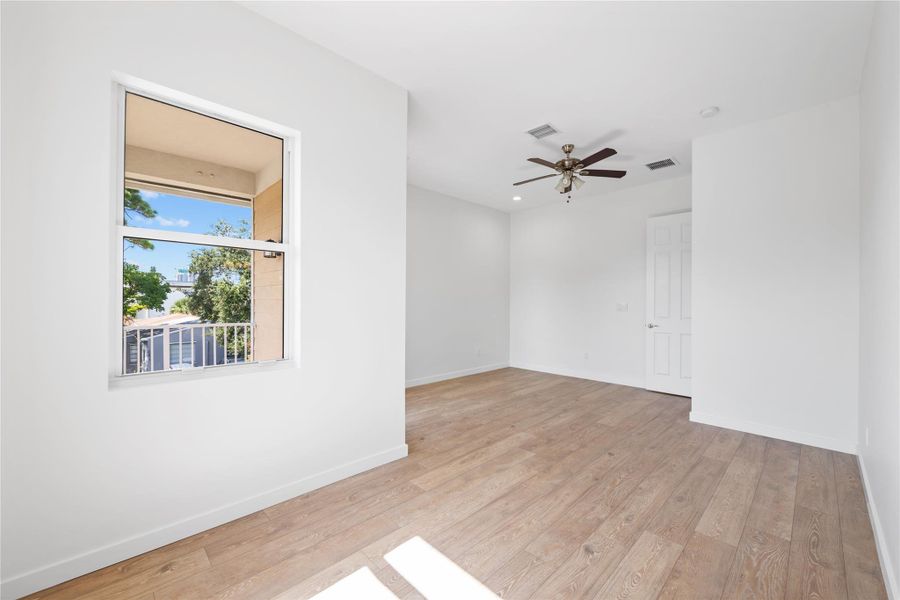 Spacious, unfurnished interior of a new home in , Fort Lauderdale (Image 17). Spacious, unfurnished interior of a new home in , Fort Lauderdale (Image 17).