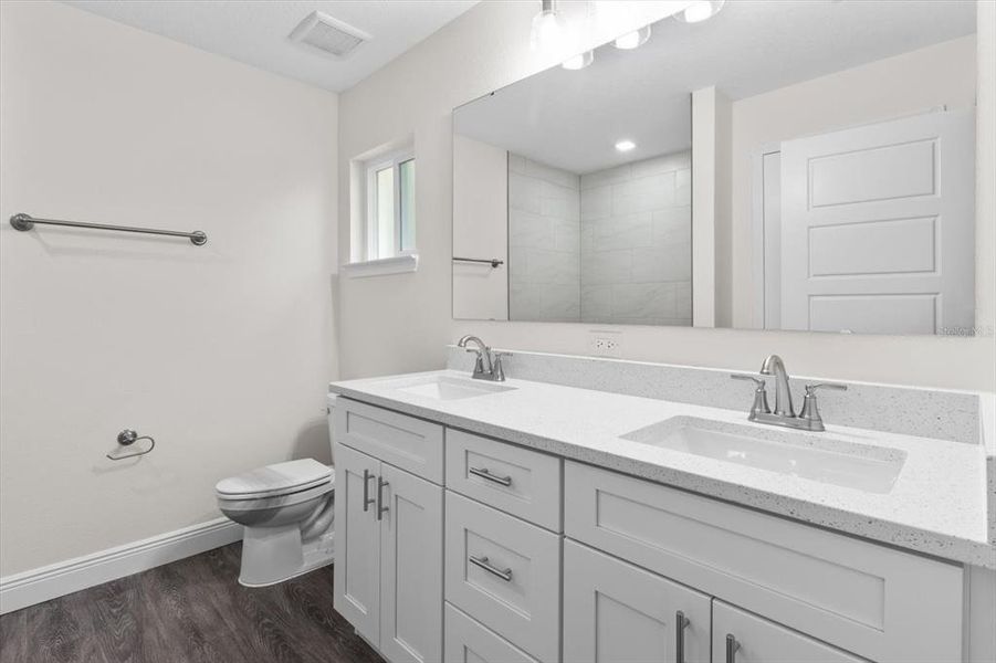 Furnished interior view inside a new home in , Dunnellon (Image 13).