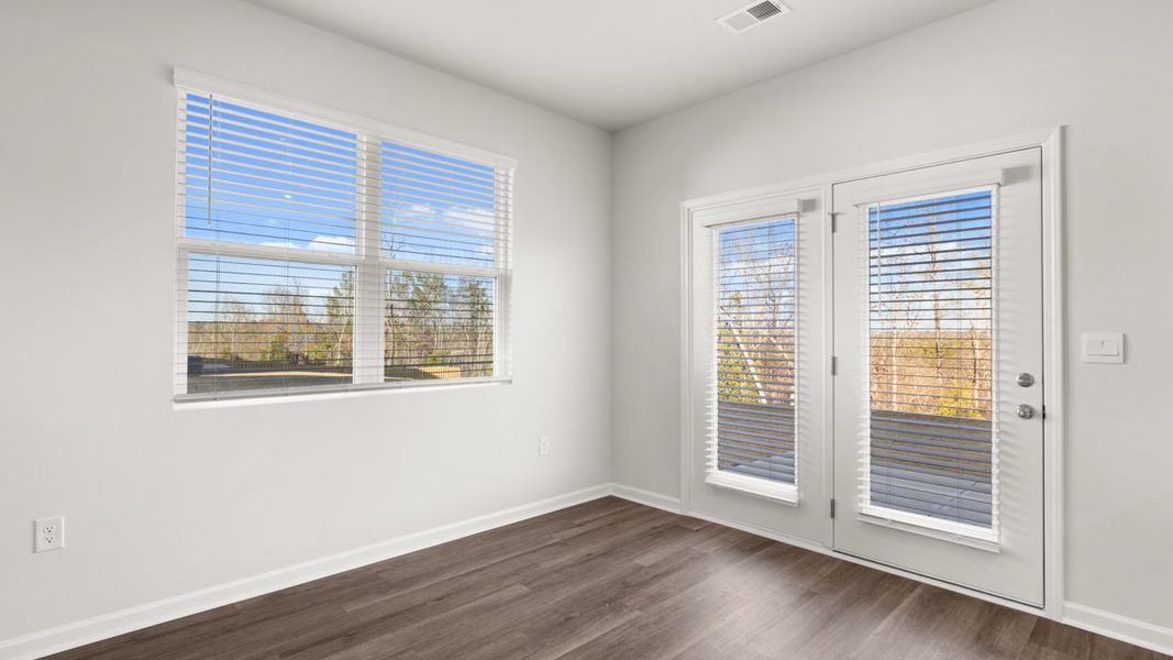 Spacious, unfurnished interior of a new home in The Abbey at Trolley Run Station, Aiken (Image 14).