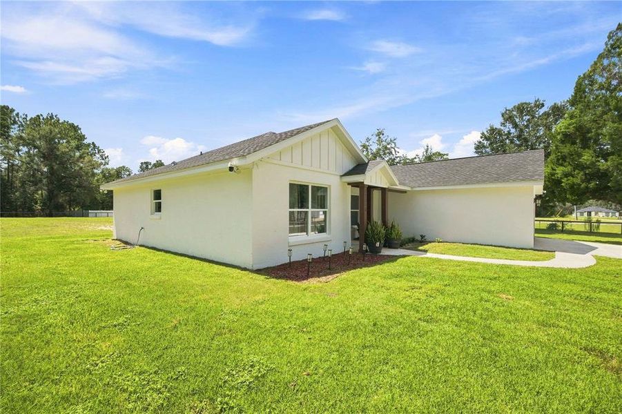 Exterior details and patio area of a home in , Ocala (Image 22). Exterior details and patio area of a home in , Ocala (Image 22).