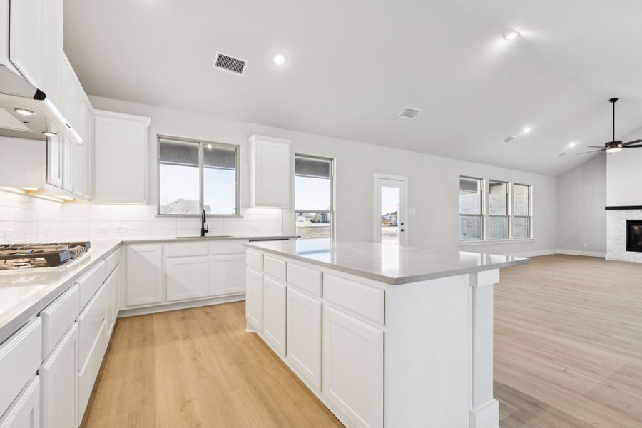 Furnished interior view inside a new home in Ellis Ranch Estates, Waxahachie (Image 4).