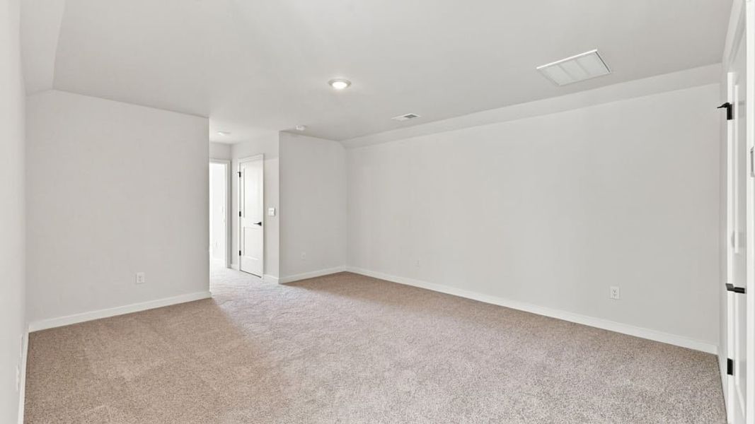 Spacious, unfurnished interior of a new home in Williams Ridge, Woodruff (Image 31).