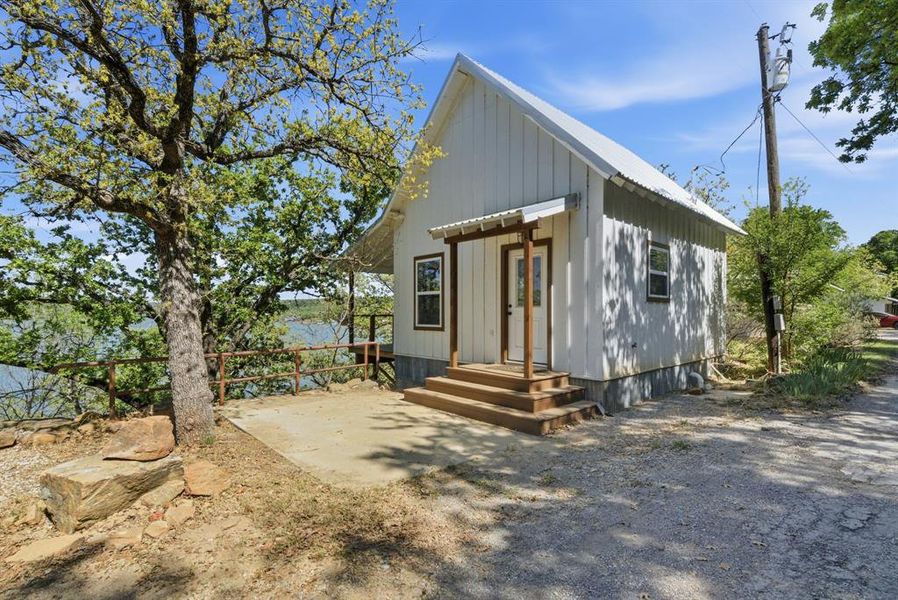 Exterior details and patio area of a home in , Gordon (Image 18).
