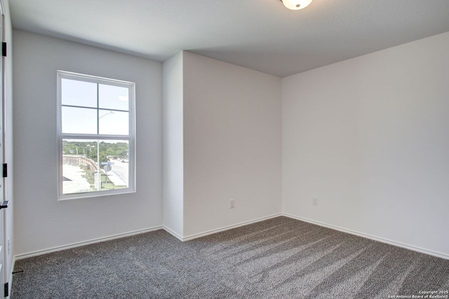 Spacious, unfurnished interior of a new home in Comanche Ridge, San Antonio (Image 54).