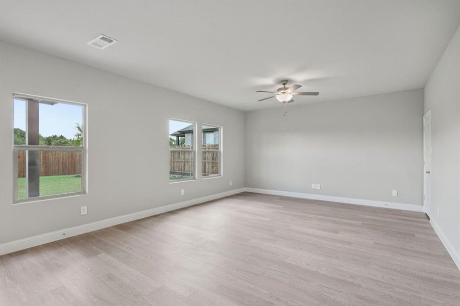 Photo is not of the actual home, but is an inspirational photo of builder’s model home and may depict options, furnishings, and/or decorator features that are not included.