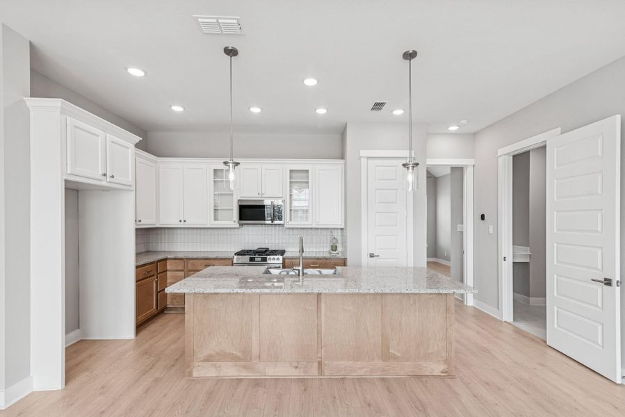 Furnished interior view inside a new home in Retreat at Oak Park, Houston (Image 9).