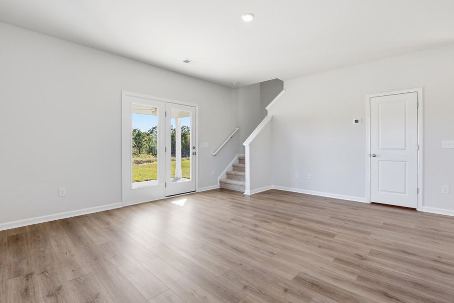 Spacious, unfurnished interior of a new home in Central Creek, Goose Creek (Image 24).