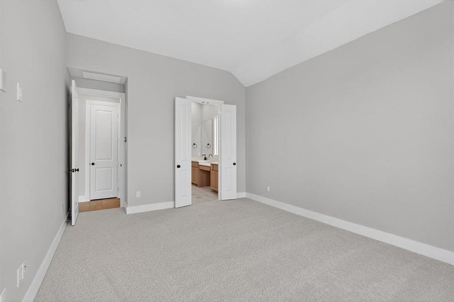 Spacious, unfurnished interior of a new home in Trinity Falls, McKinney (Image 12). Spacious, unfurnished interior of a new home in Trinity Falls, McKinney (Image 12).